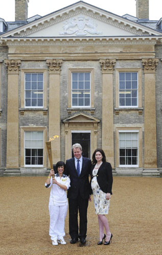 Olympics flame to Althorp, Northampton