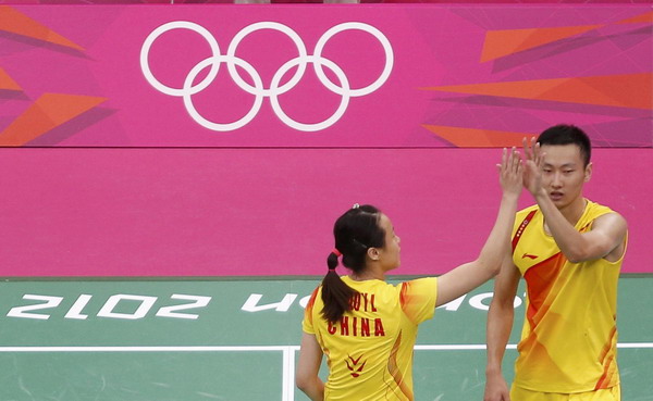 China beat Denmark in badminton mixed doubles 1/4 Final