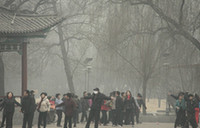 Tourist numbers fall over smog