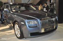 Luxury limos shining, concept cars eye-catching