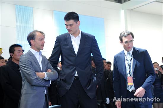 Yao Ming attends Auto Shanghai 2011