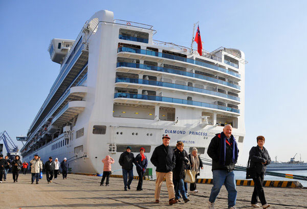 Diamond Princess arrives at Dalian port