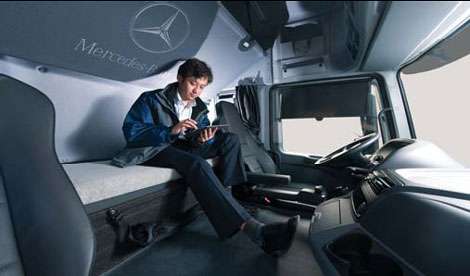 Daimler powers into Beijing show