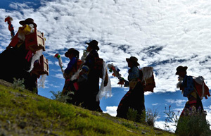 China accelerates tourism development in Tibet