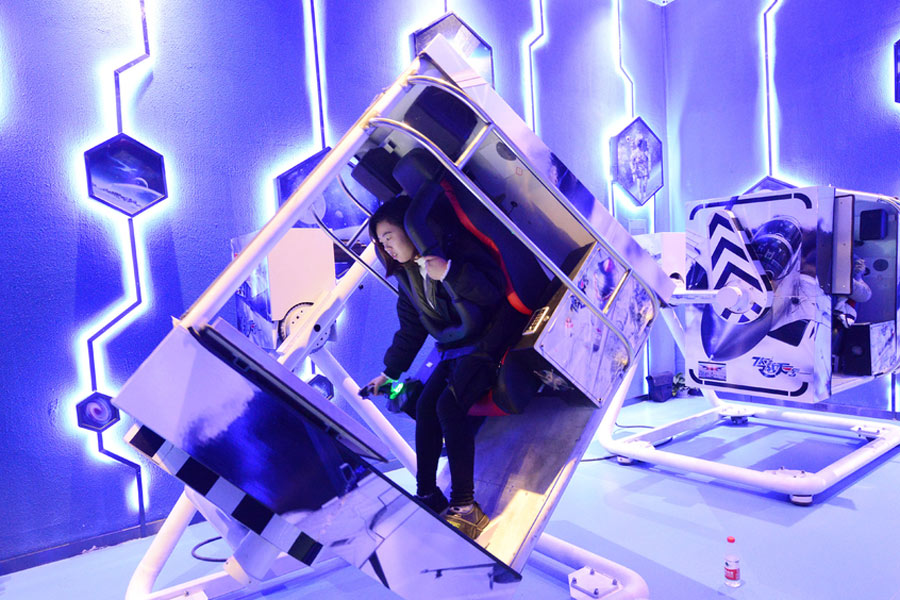 Young visitors astonished by space experience in Zhengzhou