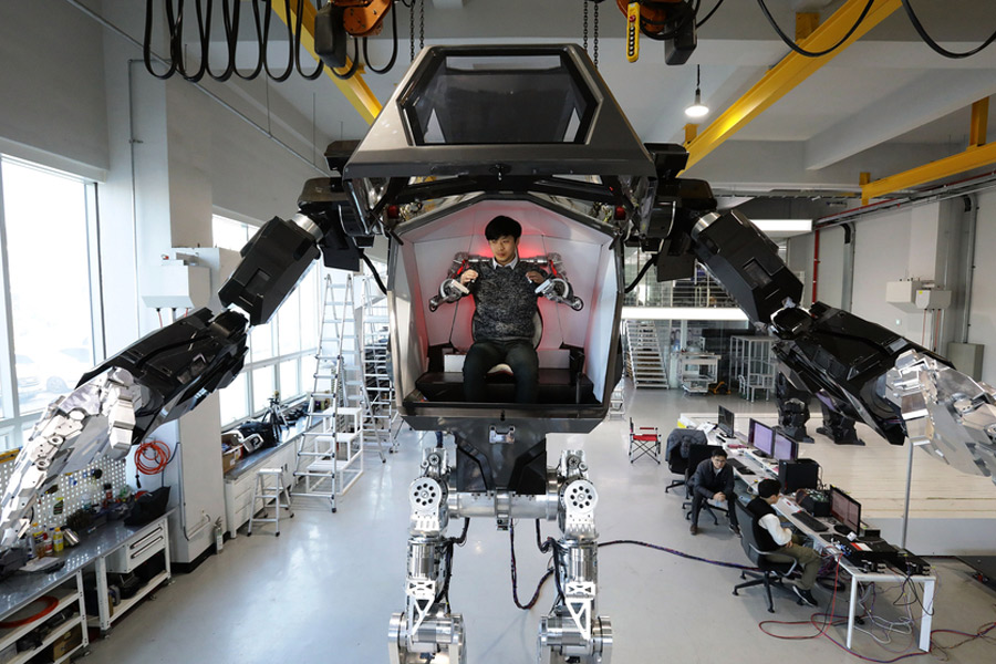 Futuristic manned robot takes first steps in South Korea