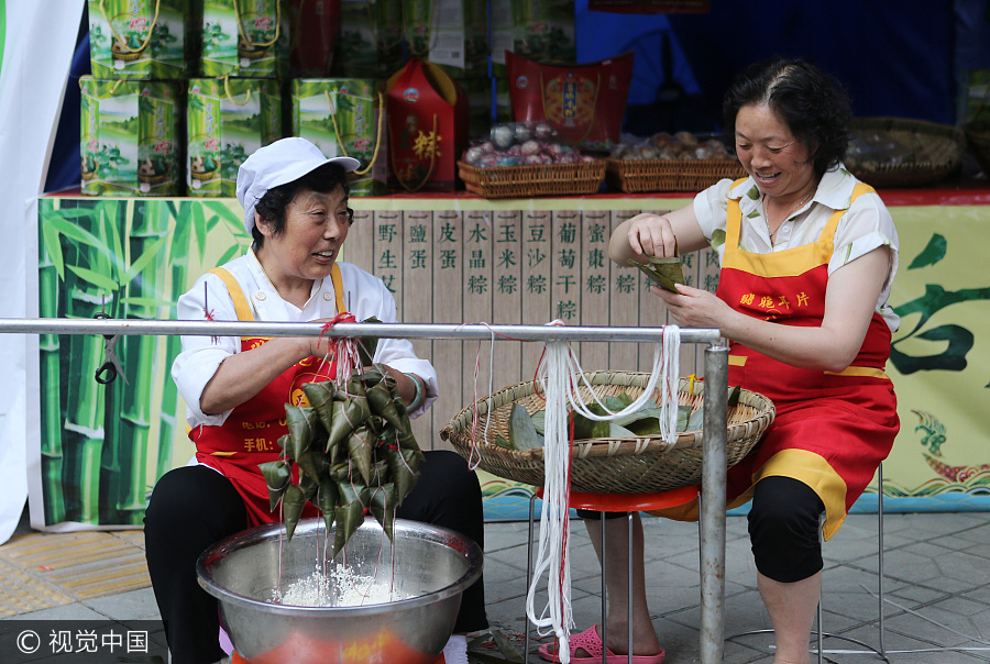 Live streaming boosts zongzi sales