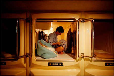 Some jobless Japanese live in small cubicles