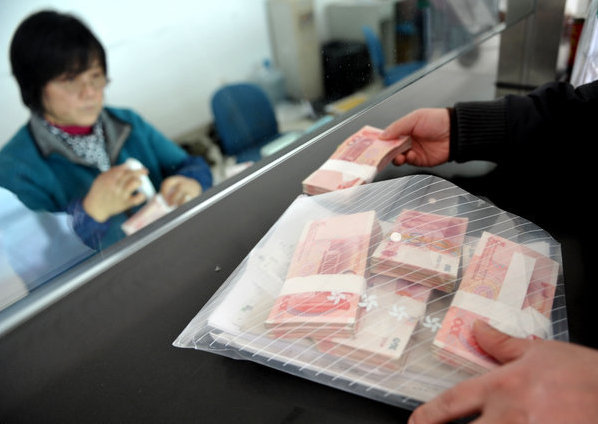 Shanghai drivers pay 60,000 yuan for plate