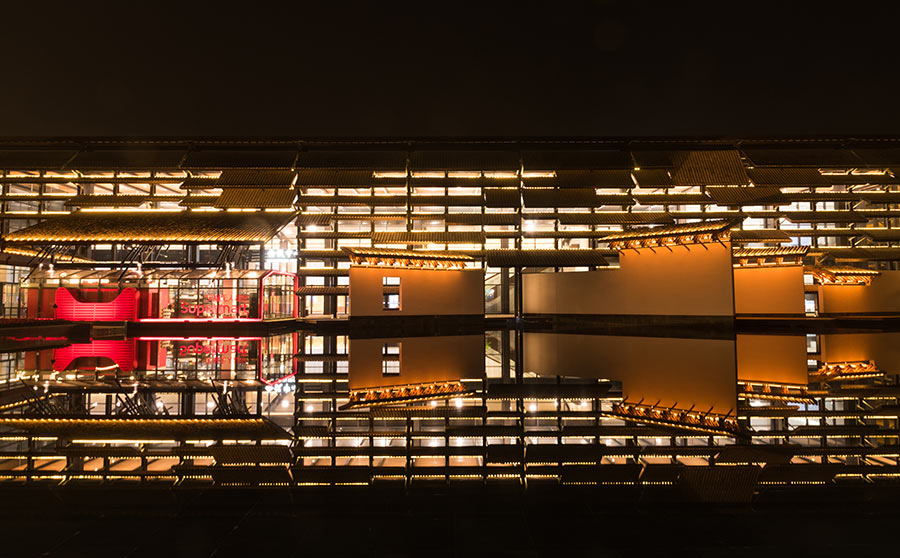 Night view of Wuzhen