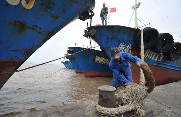 Cold front drives back fishing boats