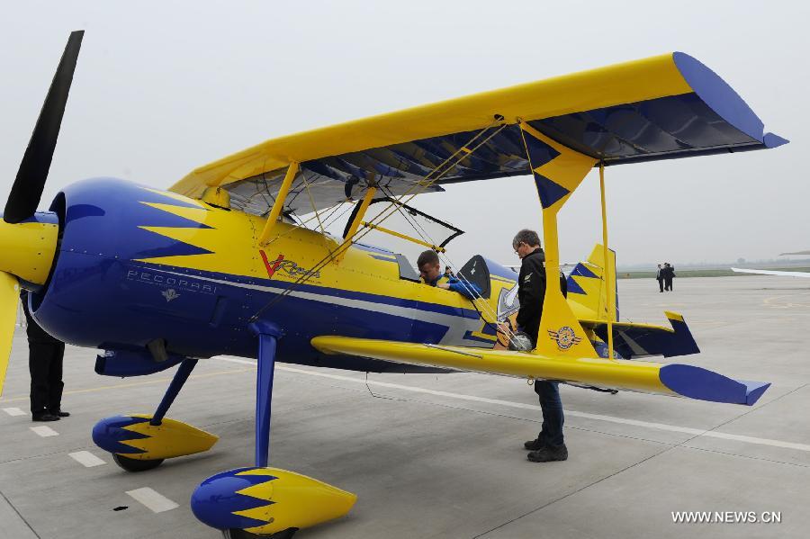 Aerobatic team prepare for Aviation Convention