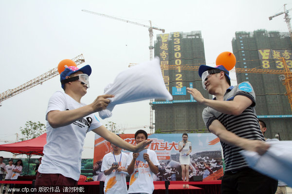 Pillow fight to relieve the stress of mortgage