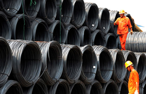 Debts pile up, weighing on steelmakers