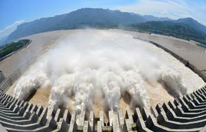 Three Gorges project generates 800b kWh electricity