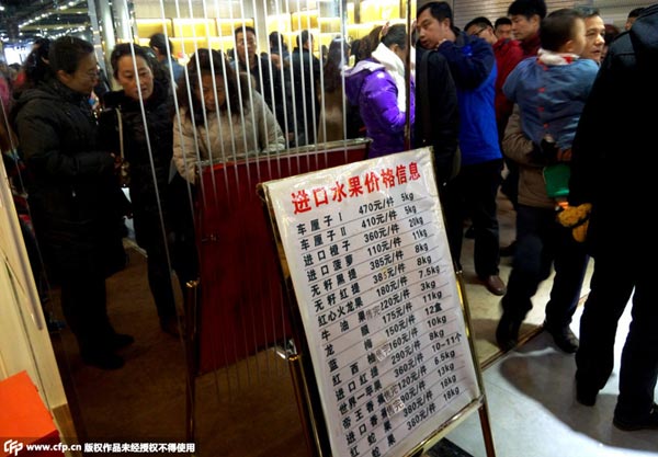 Duty-free shop in Central China becomes instant hit