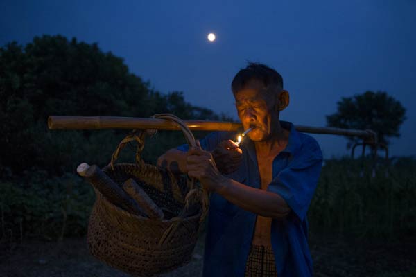 His wealth gone, man still helps those in trouble