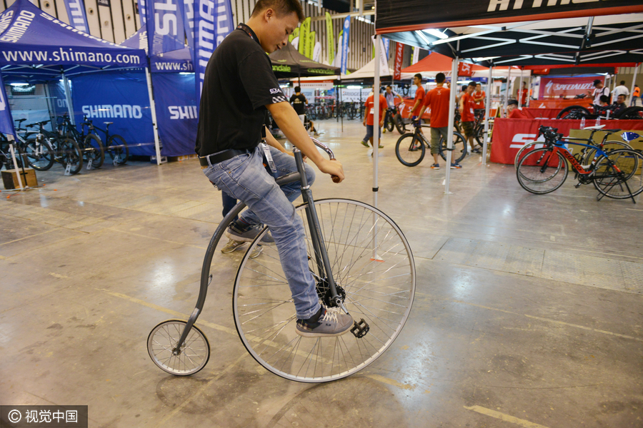 Riding on smart cycles in Nanjing