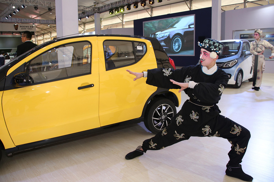 Tradition meets technology: Wu Opera performers take over car show