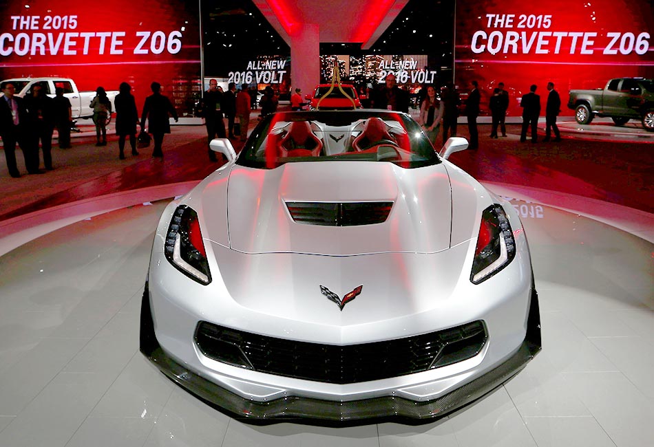 Fancy sportscars premiere at Detroit auto show