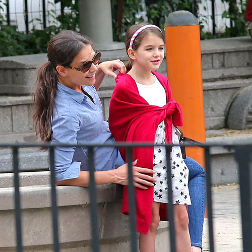 Katie Holmes tries to say no to Suri