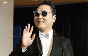 PSY speaks at Harvard University