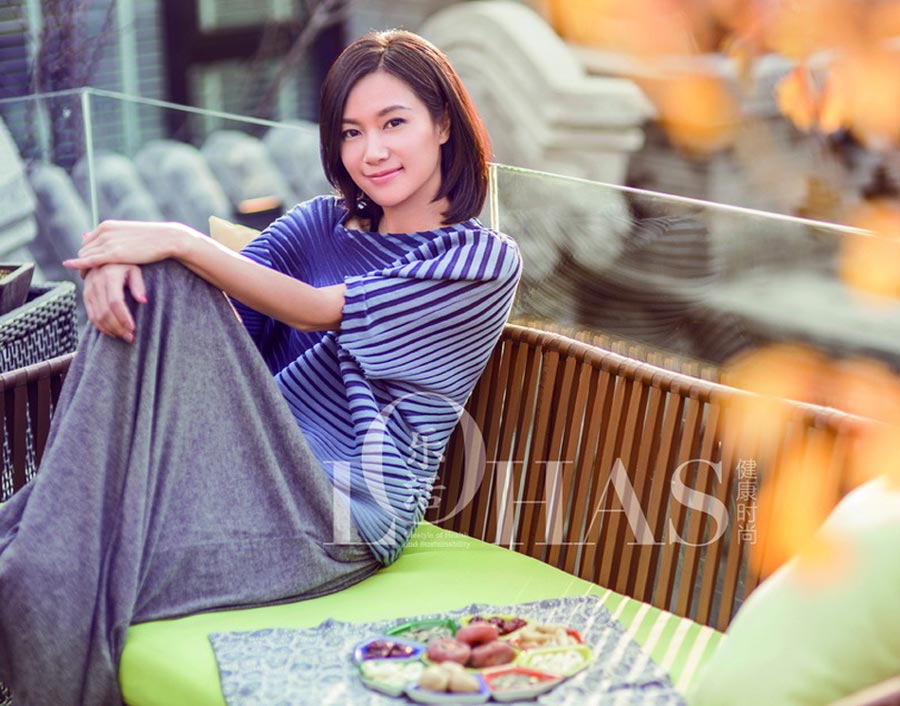 Xu Jinglei releases new photos