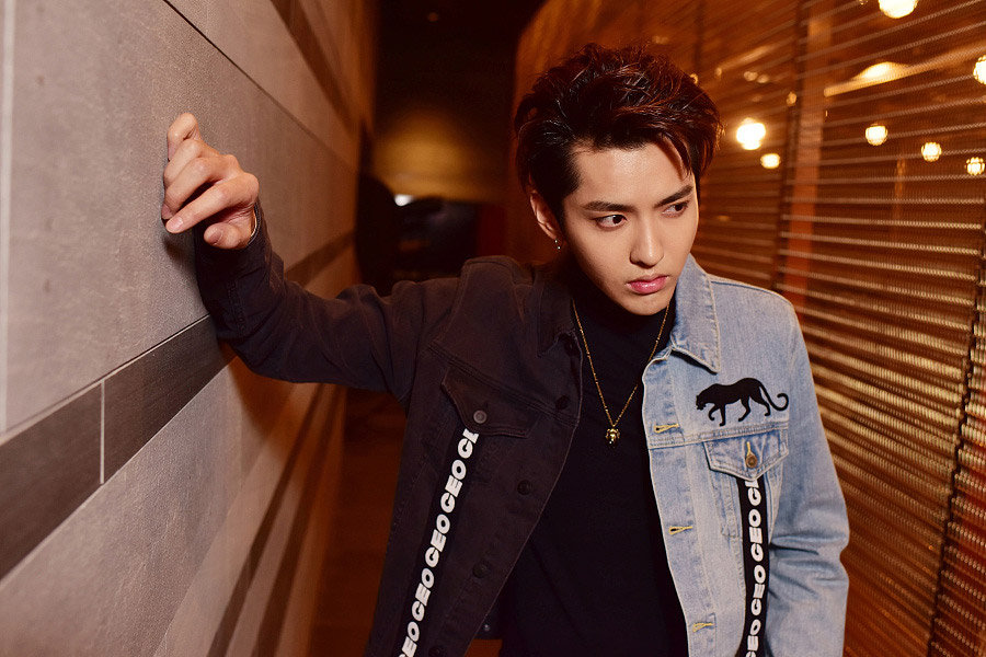 Fashion icon Kris Wu releases new photos