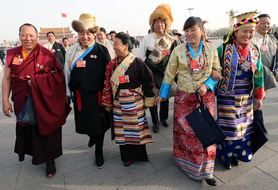 Delegates arrive for the opening of NPC session