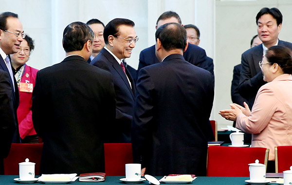 Premier Li meets delegates from Chongqing