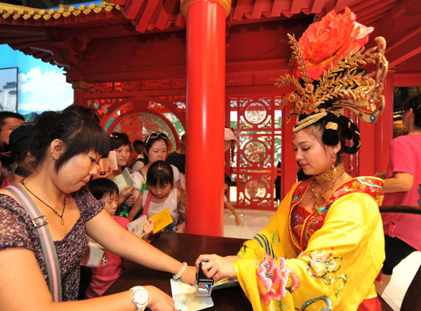 The emperor's clones at the Shaanxi Pavilion