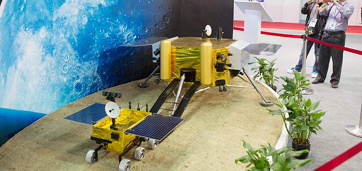 China readies moon rover mission