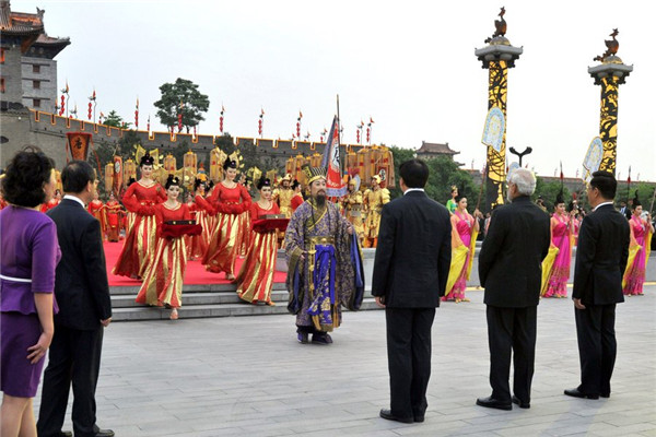 Hometown diplomacy highlights Modi's Xi'an tour