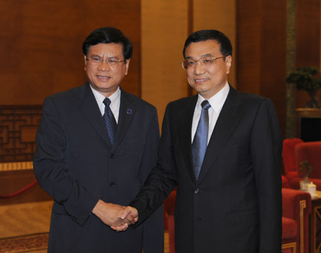 Chinese Vice Premier Li Keqiang met on Sunday with leaders of Slovenia, Laos and Sri Lanka who are here to attend the Ninth Western China International Economy and Trade Fair, also known as West China Expo.