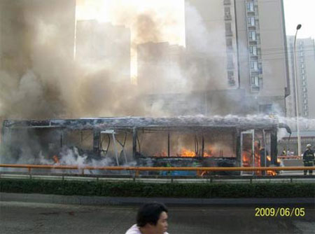 25 killed in bus blaze in Chengdu city