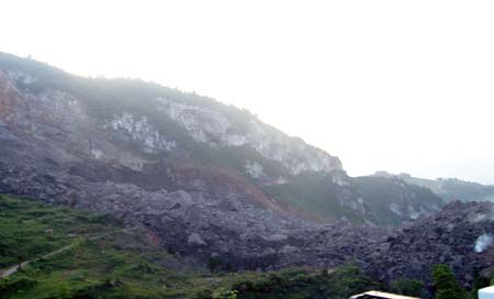 Chongqing landslide buries 87 people