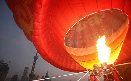 Mega hot-air balloon rises for PRC anniversary