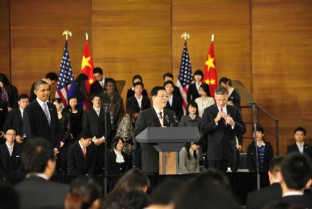 Obama talks with Chinese youth