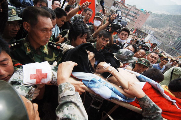 Man saved 60 hours after landslide