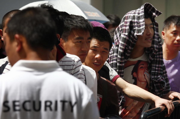 iPad 2 frenzy hits China