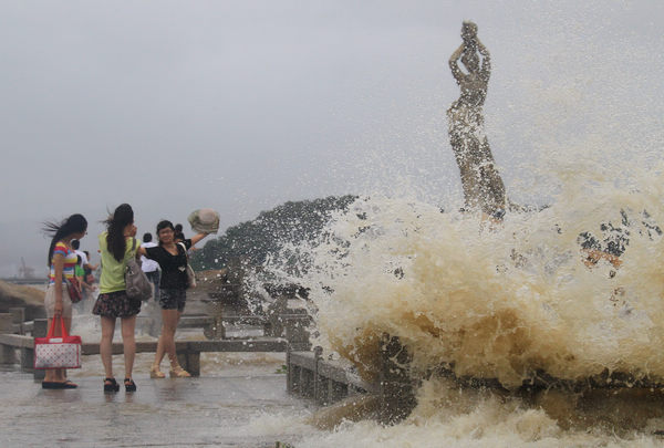 Boats head for safety as storm moves in