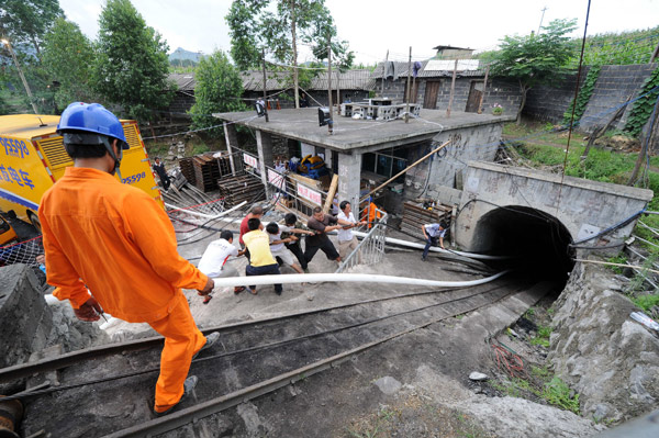 Anxious wait for families of trapped miners