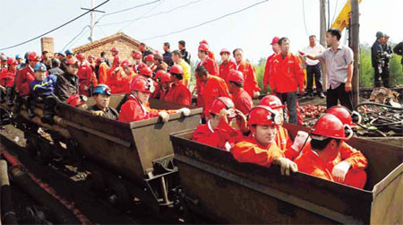 7 detained in NE China coal mine flood