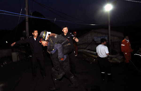 3 of 26 trapped rescued after NE China mine flood