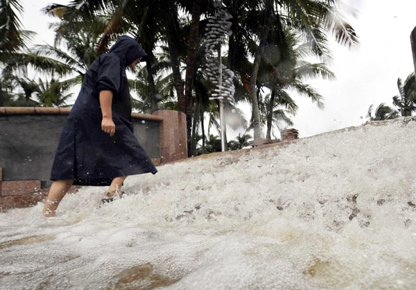 Typhoon Nesat lands in South China