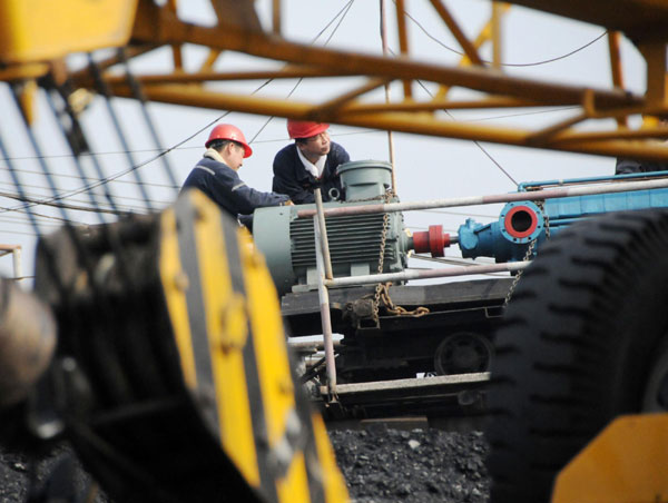 No sign of life in flooded coal mine, NE China