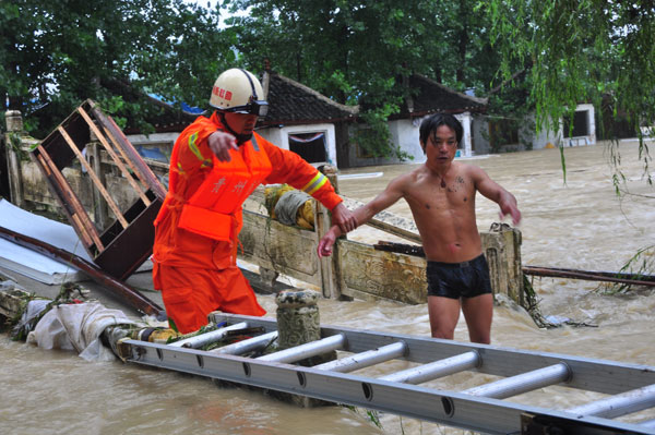 Heavy storms wreak havoc in China