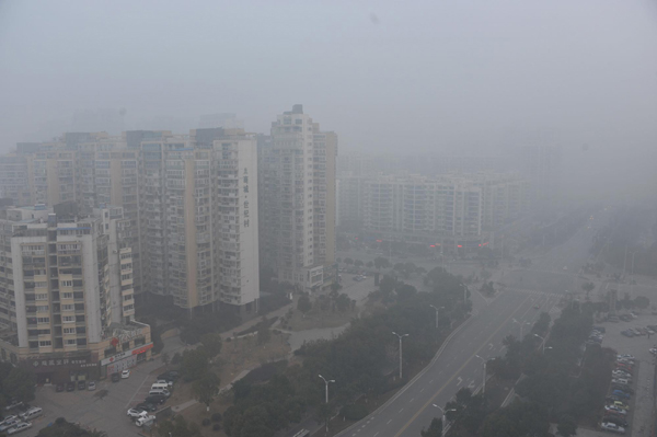 China issues blue alert for thick fog