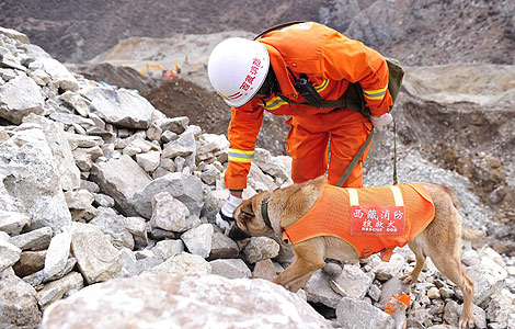 Loose rocks trigger deadly Tibetan landslide