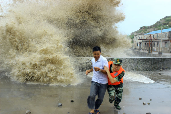 Soulik batters Taiwan, Fujian coast